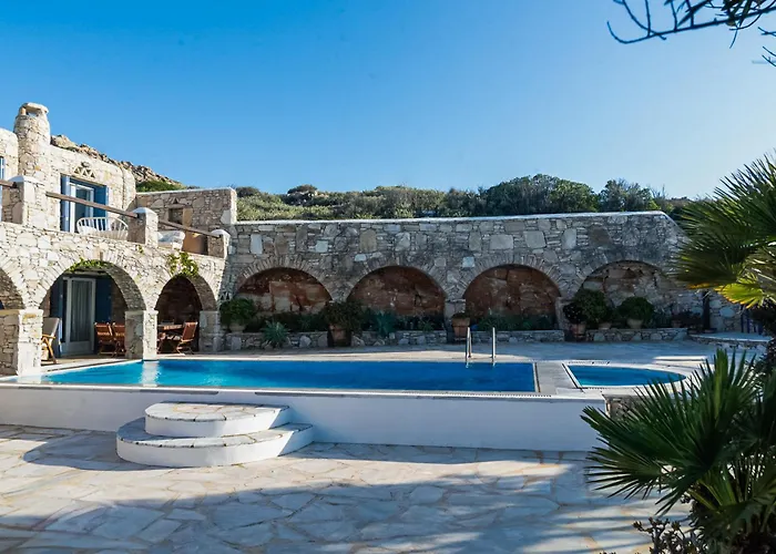 فيلة Anna, By Mykonos Rocky